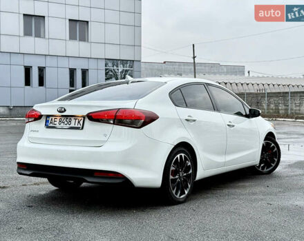 Білий Кіа Форте, об'ємом двигуна 2 л та пробігом 122 тис. км за 12300 $, фото 1 на Automoto.ua