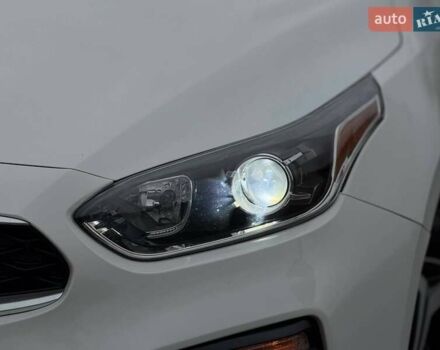 Белый Киа Форте, объемом двигателя 2 л и пробегом 128 тыс. км за 13500 $, фото 3 на Automoto.ua