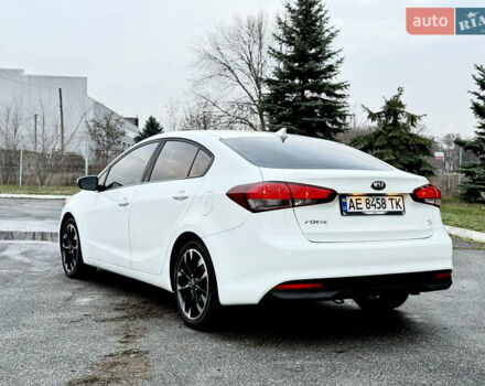 Білий Кіа Форте, об'ємом двигуна 2 л та пробігом 122 тис. км за 12300 $, фото 12 на Automoto.ua