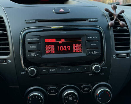 Белый Киа Форте, объемом двигателя 2 л и пробегом 72 тыс. км за 12400 $, фото 10 на Automoto.ua