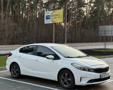 Белый Киа Форте, объемом двигателя 2 л и пробегом 72 тыс. км за 12400 $, фото 2 на Automoto.ua