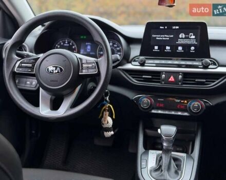 Белый Киа Форте, объемом двигателя 2 л и пробегом 128 тыс. км за 13500 $, фото 44 на Automoto.ua