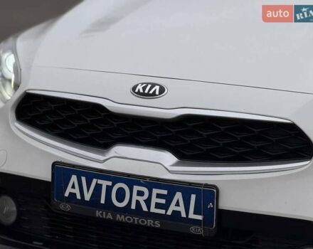 Белый Киа Форте, объемом двигателя 2 л и пробегом 128 тыс. км за 13500 $, фото 5 на Automoto.ua