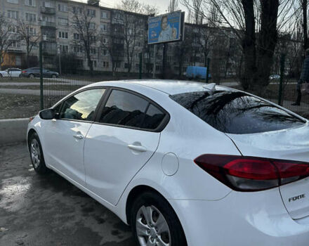 Білий Кіа Форте, об'ємом двигуна 2 л та пробігом 118 тис. км за 11500 $, фото 16 на Automoto.ua