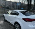 Білий Кіа Форте, об'ємом двигуна 2 л та пробігом 118 тис. км за 11500 $, фото 16 на Automoto.ua