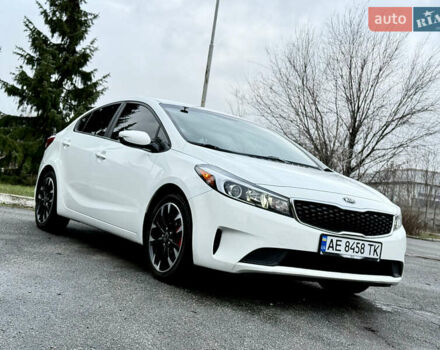 Білий Кіа Форте, об'ємом двигуна 2 л та пробігом 122 тис. км за 12300 $, фото 8 на Automoto.ua