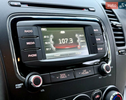 Білий Кіа Форте, об'ємом двигуна 2 л та пробігом 122 тис. км за 12300 $, фото 29 на Automoto.ua