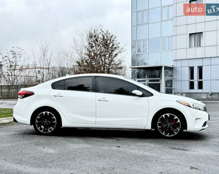 Білий Кіа Форте, об'ємом двигуна 2 л та пробігом 122 тис. км за 12300 $, фото 9 на Automoto.ua