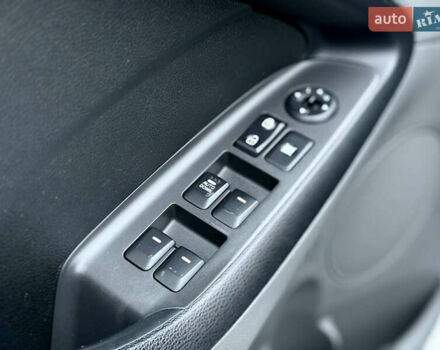 Білий Кіа Форте, об'ємом двигуна 2 л та пробігом 122 тис. км за 12300 $, фото 23 на Automoto.ua