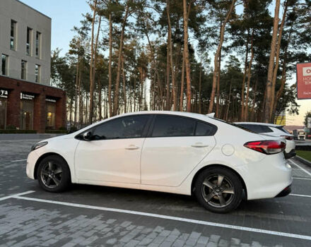 Белый Киа Форте, объемом двигателя 2 л и пробегом 72 тыс. км за 12400 $, фото 5 на Automoto.ua