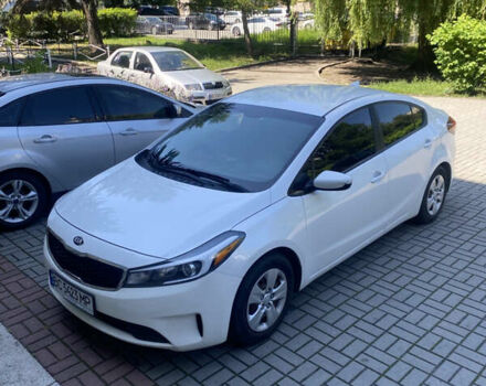 Белый Киа Форте, объемом двигателя 2 л и пробегом 155 тыс. км за 12200 $, фото 5 на Automoto.ua