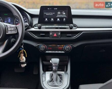 Белый Киа Форте, объемом двигателя 2 л и пробегом 128 тыс. км за 13500 $, фото 45 на Automoto.ua