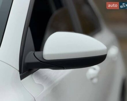 Белый Киа Форте, объемом двигателя 2 л и пробегом 128 тыс. км за 13500 $, фото 6 на Automoto.ua