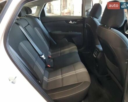 Киа Форте 2023 в Днепре (Днепропетровске) на Automoto.ua Белый Киа Форте, объемом двигателя 2 л и пробегом 46 тыс. км за 4900 $, фото 9 на Automoto.ua