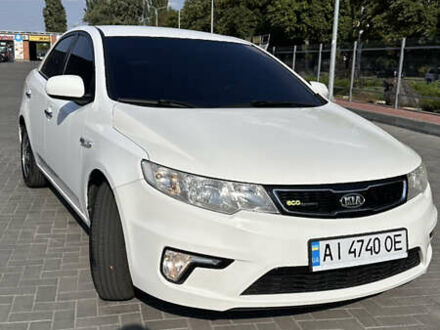 Киа Форте 2010 в Кременчуге на Automoto.ua Белый Киа Форте, объемом двигателя 2 л и пробегом 240 тыс. км за 6800 $, фото 1 на Automoto.ua