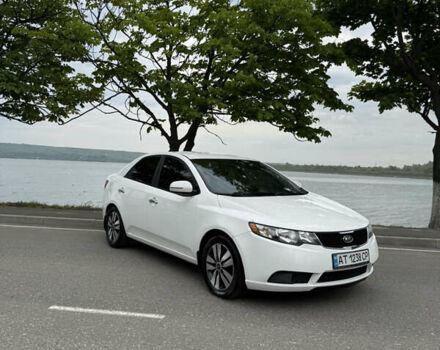 Белый Киа Форте, объемом двигателя 2 л и пробегом 190 тыс. км за 7700 $, фото 1 на Automoto.ua
