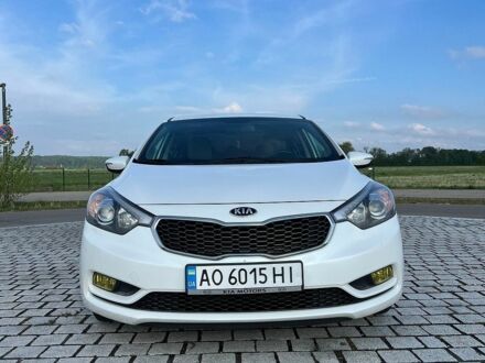Білий Кіа Форте, об'ємом двигуна 2 л та пробігом 142 тис. км за 9500 $, фото 1 на Automoto.ua