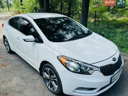 Білий Кіа Форте, об'ємом двигуна 2 л та пробігом 120 тис. км за 9300 $, фото 1 на Automoto.ua