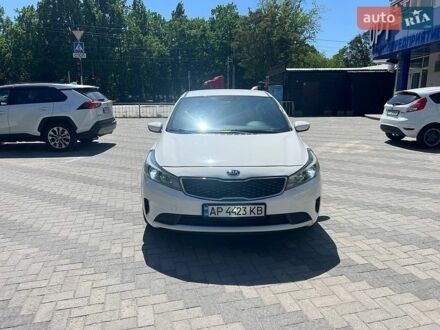 Білий Кіа Форте, об'ємом двигуна 2 л та пробігом 160 тис. км за 9350 $, фото 1 на Automoto.ua