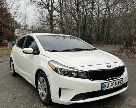 Белый Киа Форте, объемом двигателя 2 л и пробегом 233 тыс. км за 8500 $, фото 1 на Automoto.ua