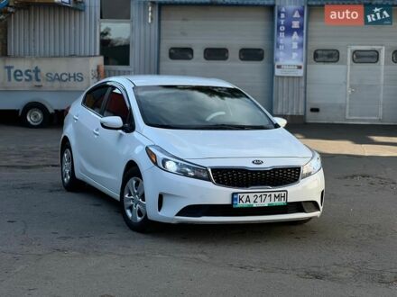 Белый Киа Форте, объемом двигателя 2 л и пробегом 241 тыс. км за 7900 $, фото 1 на Automoto.ua