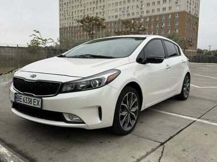 Киа Форте 2017 в Одессе на Automoto.ua Белый Киа Форте, объемом двигателя 1.59 л и пробегом 90 тыс. км за 13000 $, фото 1 на Automoto.ua