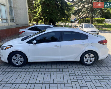 Белый Киа Форте, объемом двигателя 2 л и пробегом 155 тыс. км за 12200 $, фото 1 на Automoto.ua