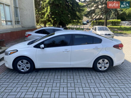 Белый Киа Форте, объемом двигателя 2 л и пробегом 155 тыс. км за 12200 $, фото 1 на Automoto.ua