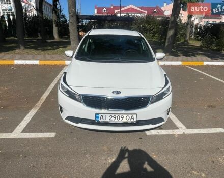 Белый Киа Форте, объемом двигателя 2 л и пробегом 68 тыс. км за 11000 $, фото 1 на Automoto.ua