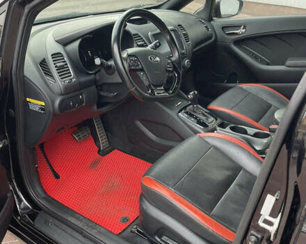 Черный Киа Форте, объемом двигателя 1.6 л и пробегом 150 тыс. км за 9777 $, фото 5 на Automoto.ua