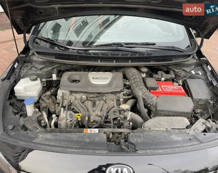 Черный Киа Форте, объемом двигателя 1.6 л и пробегом 150 тыс. км за 9777 $, фото 4 на Automoto.ua
