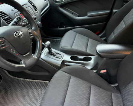 Черный Киа Форте, объемом двигателя 1.8 л и пробегом 141 тыс. км за 8500 $, фото 8 на Automoto.ua