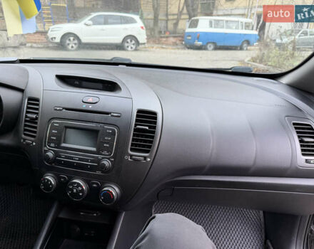 Черный Киа Форте, объемом двигателя 1.8 л и пробегом 141 тыс. км за 8500 $, фото 9 на Automoto.ua