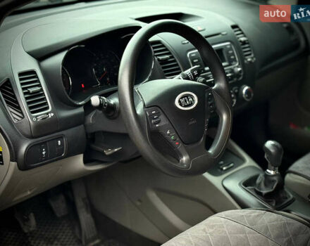 Черный Киа Форте, объемом двигателя 1.8 л и пробегом 151 тыс. км за 8900 $, фото 6 на Automoto.ua