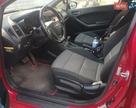 Киа Форте 2013 в Днепре (Днепропетровске) на Automoto.ua Красный Киа Форте, объемом двигателя 2 л и пробегом 280 тыс. км за 7199 $, фото 11 на Automoto.ua