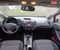 Червоний Кіа Форте, об'ємом двигуна 2 л та пробігом 200 тис. км за 8500 $, фото 7 на Automoto.ua
