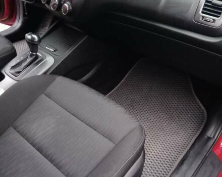 Красный Киа Форте, объемом двигателя 1.8 л и пробегом 77 тыс. км за 9999 $, фото 12 на Automoto.ua