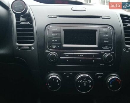 Красный Киа Форте, объемом двигателя 1.8 л и пробегом 77 тыс. км за 9999 $, фото 14 на Automoto.ua