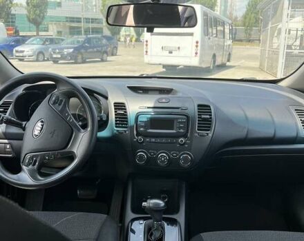 Красный Киа Форте, объемом двигателя 2 л и пробегом 172 тыс. км за 8500 $, фото 11 на Automoto.ua