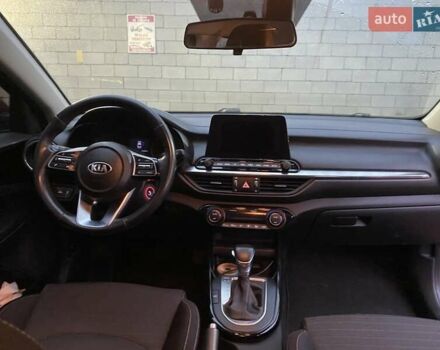 Красный Киа Форте, объемом двигателя 2 л и пробегом 101 тыс. км за 13800 $, фото 28 на Automoto.ua