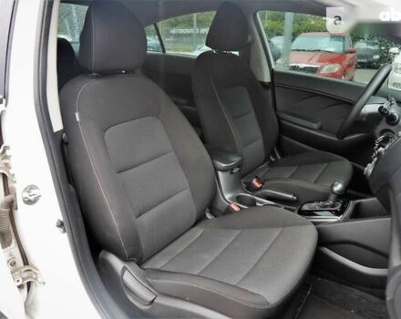 Киа Форте, объемом двигателя 2 л и пробегом 91 тыс. км за 12500 $, фото 10 на Automoto.ua