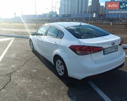 Кіа Форте, об'ємом двигуна 2 л та пробігом 180 тис. км за 10399 $, фото 3 на Automoto.ua