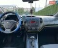 Серый Киа Форте, объемом двигателя 2 л и пробегом 180 тыс. км за 8200 $, фото 3 на Automoto.ua