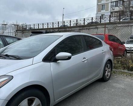 Серый Киа Форте, объемом двигателя 2 л и пробегом 200 тыс. км за 118 $, фото 4 на Automoto.ua