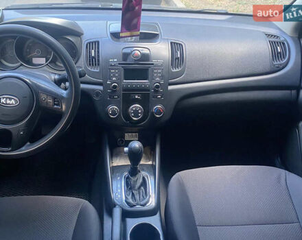 Серый Киа Форте, объемом двигателя 2 л и пробегом 311 тыс. км за 6999 $, фото 8 на Automoto.ua