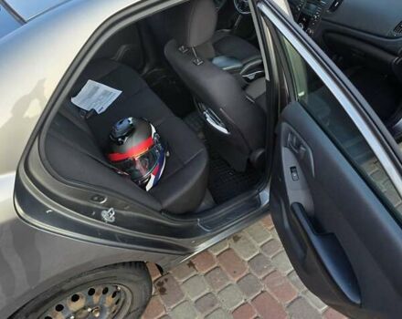 Сірий Кіа Форте, об'ємом двигуна 2 л та пробігом 247 тис. км за 8000 $, фото 3 на Automoto.ua