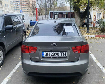 Серый Киа Форте, объемом двигателя 2 л и пробегом 311 тыс. км за 6999 $, фото 4 на Automoto.ua