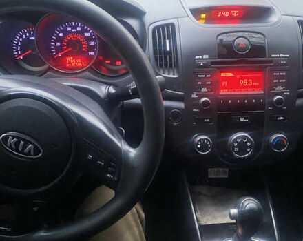 Серый Киа Форте, объемом двигателя 2 л и пробегом 311 тыс. км за 6999 $, фото 9 на Automoto.ua