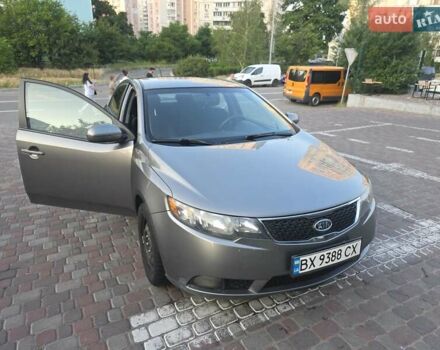 Сірий Кіа Форте, об'ємом двигуна 2 л та пробігом 247 тис. км за 8000 $, фото 8 на Automoto.ua