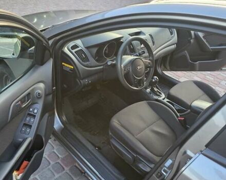 Сірий Кіа Форте, об'ємом двигуна 2 л та пробігом 247 тис. км за 8000 $, фото 4 на Automoto.ua